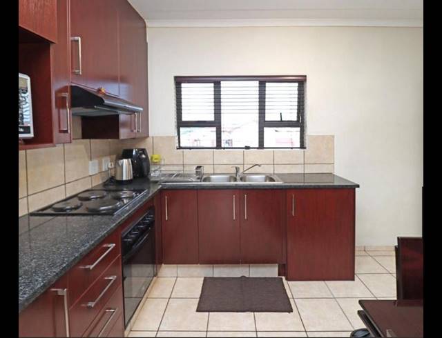 3 BEDROOM PROPERTY TO RENT IN BARBEQUE DOWNS